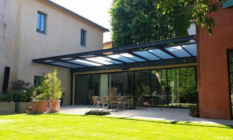 Pergola bioclimatique à Rosières